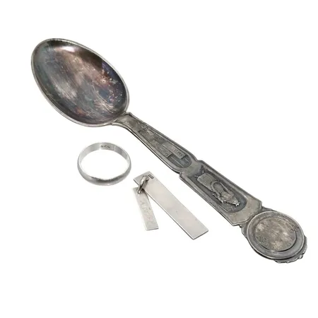 Diverse silverföremål 830-925/1000, bruksmärken, gravyr  Vikt: 37,2 g