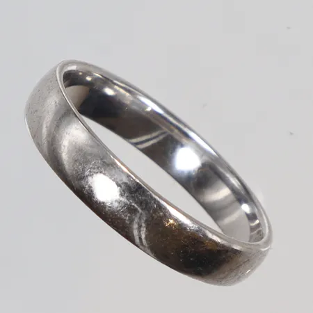 Ring, slät, stl 7, bredd 4mm, vitguld 18K Vikt: 3,5 g