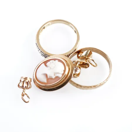 Diverse guld, 18k Vikt: 10,4 g