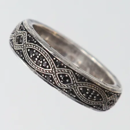 Ring, stl 21/66, bredd ca 6mm, Thomas Sabo, Bandring love knot, svart zirkonia, 925/1000 silver Vikt: 11,9 g