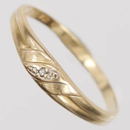 Ring med åttkantsslipad diamant ca 0,01ct, stl: 17¼, 18K guld Vikt: 1 g