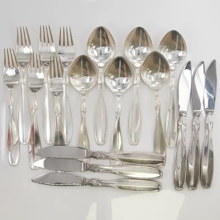 Bestickuppsättning, 6 Bordsgafflar, 18,3cm, 6 Bordsskedar, 18,3cm, 6 Bordsknivar med blad i rostfritt stål, 20,5cm, GAB, 830/1000 silver, bruttovikt: 971,6g.