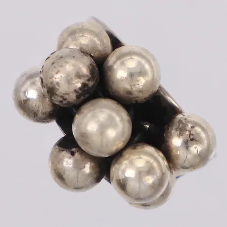 Ring med kulor, stl 17¼, bredd 11,9mm, G Kaplan, 925/1000 silver Vikt: 7,3 g