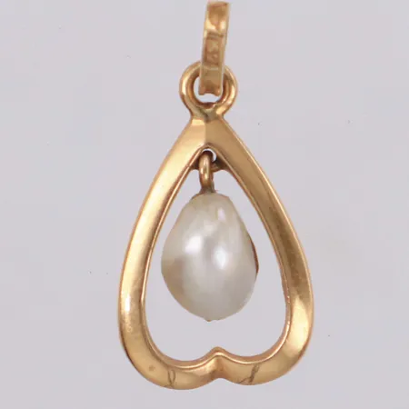 Hänge med pärlemor, längd 20mm, G.Dahlgren & co, Malmö, år 1920, 18K Vikt: 0,9 g