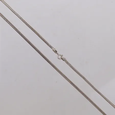 Kedja, ormlänk, längd 52cm, bredd 2,5mm, lätta bucklor, 925/1000 silver Vikt: 18,2 g