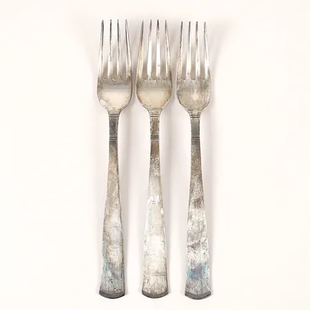 Tre bordsgafflar modell Rosenholm, längd 177mm, silver Vikt: 155,6 g
