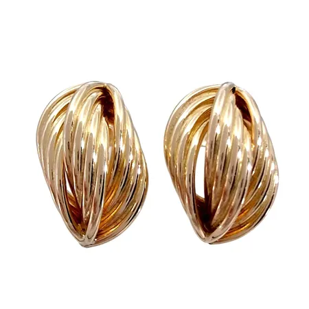 Örhängen, 14K guld, mönstrad modell, örhängenas storlek 10x15 mm, originalploppar, fint skick Vikt: 2,2 g