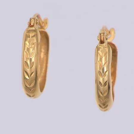 Ett par örhängen, creoler, 14mm, bredd 3mm, 18K Vikt: 1 g