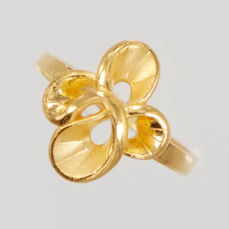 Ring, stl 16¾, motiv ca 13,5x15,8mm, 24K 999,9 Vikt: 1,5 g