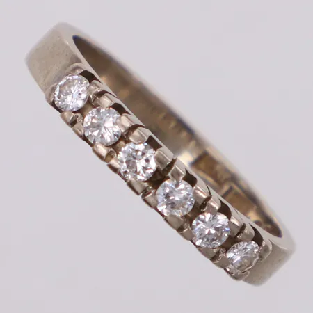 Halvalliansring med briljantslipade diamanter 0,36ctv, stl 18, Örns juvelateljé, Göteborg, vitguld, 18K Vikt: 4,5 g