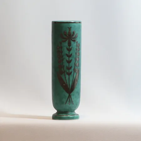Vas, Willhelm Kåge, "Argenta", Gustavsberg, glaserat stengods med silverdekor i form av blommor, höjd 15cm Vikt: 0 g