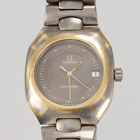 Armbandsur, Omega Seamaster Polaris, titan, kvarts, boett ca 37x32mm, länk ca 18,5cm, bruksslitage, inga tillbehör.