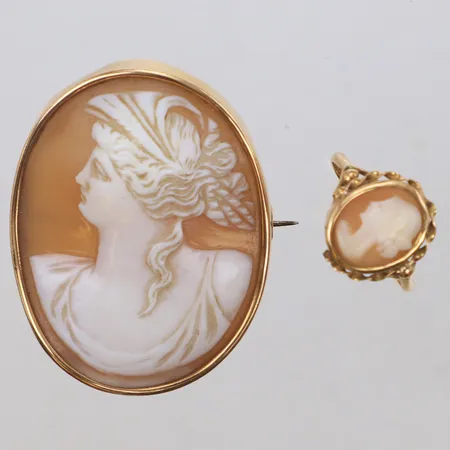 Brosch med camé, längd 44mm, Ring med camé, stl 18, defekt, 18K. Bruttovikt 12,8g Vikt: 12,8 g