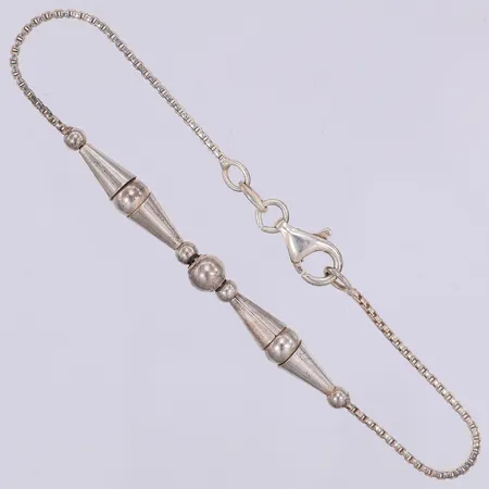 Armband, 17,8cm, bredd 1-5mm, 925/1000 silver Vikt: 3,6 g