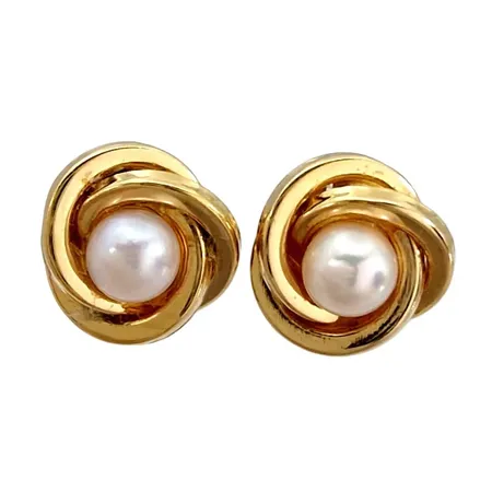 Örhängen, 18K guld, odlade Pärlor Ø 4 mm, blåvitrosa ton, god lyster, örhängenas diameter 9 mm, fint skick, en plopp saknas Vikt: 1,2 g