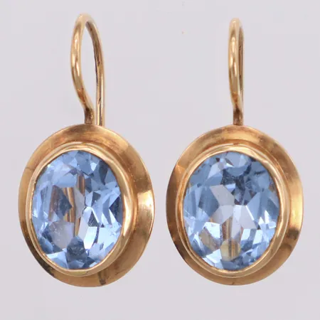 Ett par örhängen med blå stenar, längd ca 20mm, 14K Vikt: 3,1 g
