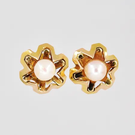 Ett par örhängen, Ø 8,4mm, 18K Vikt: 1,7 g