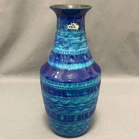 Vas, Bay W-Germany 606-30, höjd ca 31cm, nagg, tillverkningsfel. Skickas med paket.