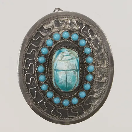 Hänge/Brosch, turkoser samt skarabé, 48x38mm, ostämplat silver, 10,5g.