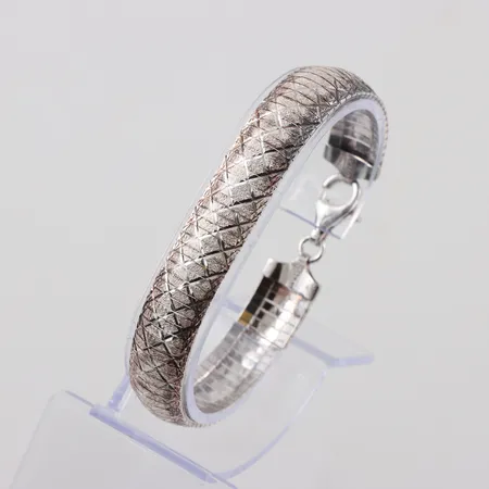 Armband, Guldfynd, längd 19cm, bredd ca 12mm, silver Vikt: 16 g