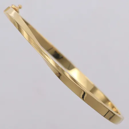 Stelt armband, Ø60mm, vriden modell, bredd 4mm, 18K Vikt: 8,7 g