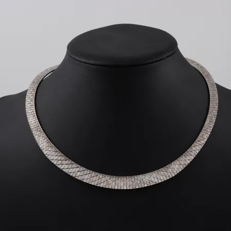 Collier , Guldfynd, längd 45cm, bredd 5,5-10,8mm, silver Vikt: 24 g