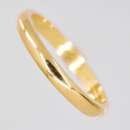 Ring, stl 18½, graverad, 18K Vikt: 3,2 g