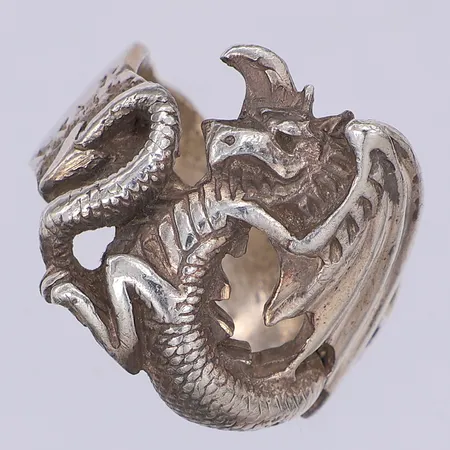 Ring, drake, stl 21, London, 925/1000 silver Vikt: 15,4 g