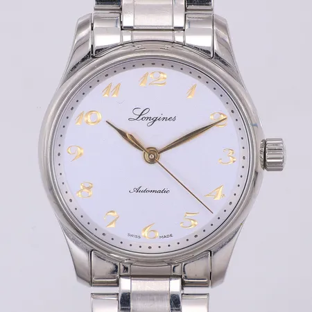 Herrur Longines Master Collection, automatisk, Ø 34mm, referensnr L2.357-4, serienr 55589701, caliber L888.5, stål, glasbaksida, stålband med viklås, box & låda som saknar lock, fint skick. Nypris ca 29000kr