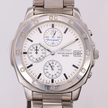 Herrur Seiko, kronograf, quartz, Ø39mm, referensnr V657-9010, serienr 7N0342, stål, stålband med viklås, ca 21cm, står still