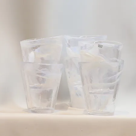 Sex dricksglas/ tumblerglas"Mine" Ulrica Hydman-Vallien för Kosta Boda, höjd ca 11,5cm, vita Skickas med postpaket.