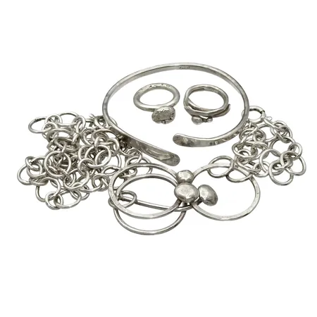 Silversmycken, 925/1000, bl.a. hängen, set - halskedja & armband, längd 50,5 resp. 19,5 cm, flertalet med stämplad tillverkarstad Åhus, bruksmärken Vikt: 171,6 g