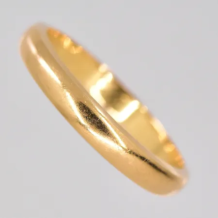 Ring, stl 19, bredd 3,3mm, personlig gravyr, 20K Vikt: 4,2 g