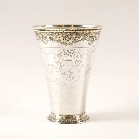 Bägare, Gustaf Stafhell dy, Stockholm ,1756, invändigt förgylld, rik dekor av rocailler, akantusblad, äggstav och vågbårder, höjd ca 19cm, äldre gravyr, åldersbetingat slitage, botten med förstärkningar, silver.  Vikt: 510,1 g