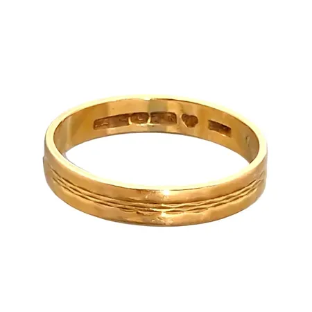 Ring, 18K guld, defekt, gravyr Vikt: 3,5 g