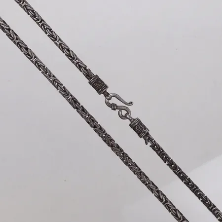 Collier, längd 52cm, bredd 4,5mm, kroklås, 925/1000 silver Vikt: 55,5 g