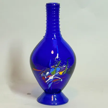 Vas Pukeberg design Gunne Brandstedt, höjd 29cm, signerad Pukeberg G Vikt: 0 g Skickas med postpaket.