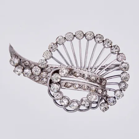 Brosch med vita stenar, längd: ca 3cm, bredd: ca 46mm, 830/1000, silver Vikt: 8,5 g