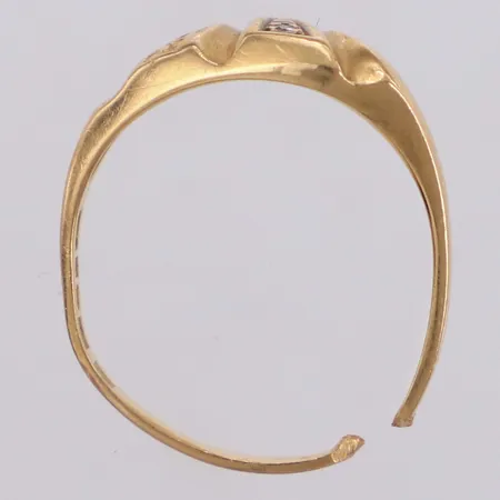 Ring stl 17, bredd 2-7mm, diamant 1x 0,005ct, uppklippt skena, 18K Vikt: 2,8 g