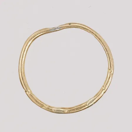 Ring, stl 13¼, bredd 1mm, Gustaf Dahlgren & Co, Malmö, 1927, bucklor, 18K guld. Vikt: 0,7 g