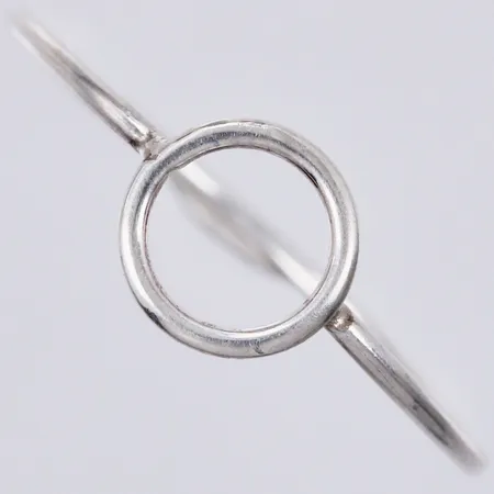Ring stl: 19, bredd ca 1-6mm, 925/1000 silver Vikt: 0,6 g