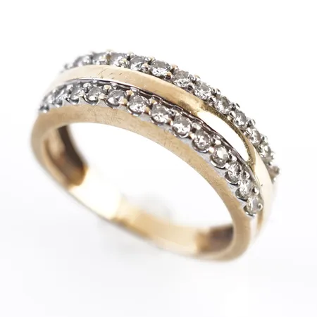 Ring m diamanter, stl 17(53), bredd 6mm, 18k Vikt: 4,3 g