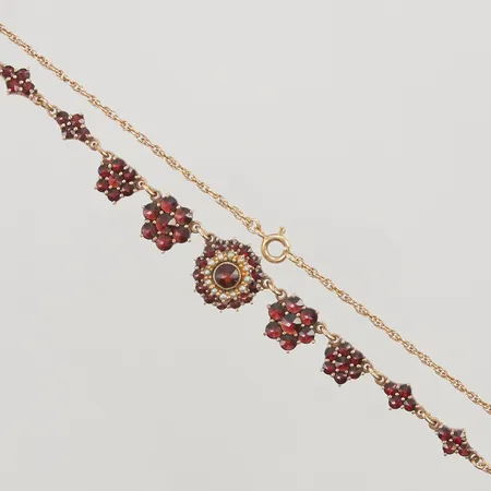 Collier, granater samt fröpärlor, 46,5cm, bredd: 1,4-15,3mm, förgylld metall.