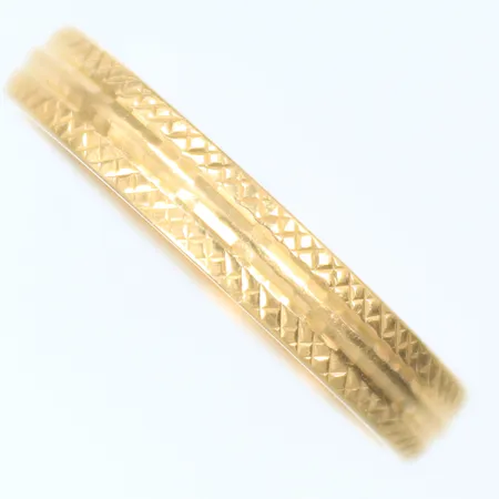 Ring med mönster, stl 17¼, bredd 4mm, 18K, 2,6g Vikt: 2,6 g