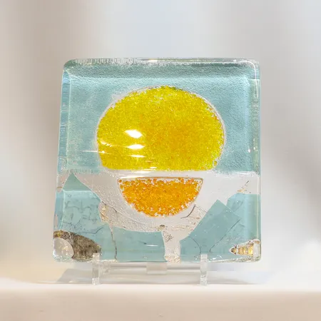 Skulptur i glas, Kosta Boda design Monica Bäckström, signerad, 19,5x21cm, med slitage, repor  Skickas med paket.