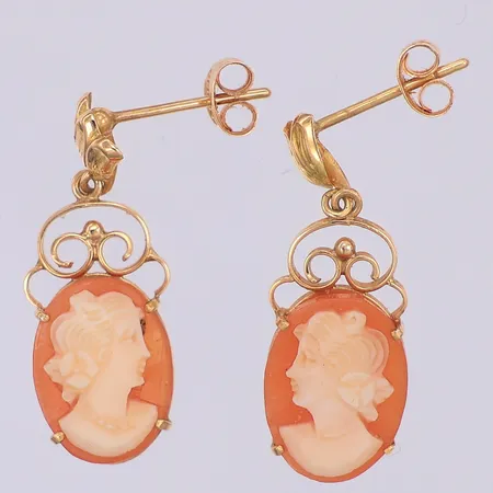 Ett par örhängen, caméer, 25mm, 18K Vikt: 2,8 g