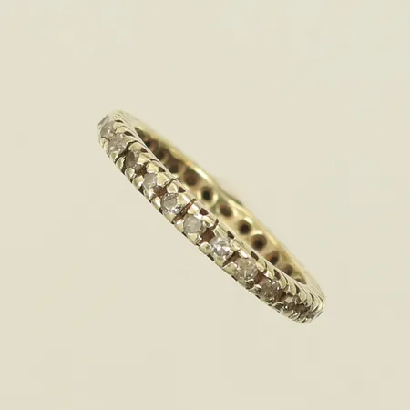 Ring helallians med diamanter ca 0,01ct/st, stl 16,5, bredd 2,5mm, sliten, 14K 2,5g totalt