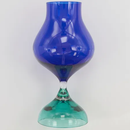 Vas, Vicke Lindstrand, blå och grönt glas, Kosta glasbruk, höjd: 17cm, osignerad Skickas med paket.