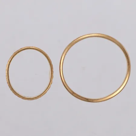 2 ringar, defekta, gravyr, 18-20K Vikt: 9,8 g