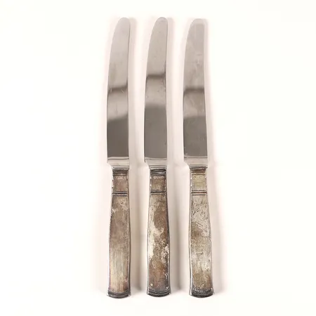 Tre bordsknivar modell Rosenholm, längd 197mm, silver, bruttovikt: 162,7gram Vikt: 162,7 g